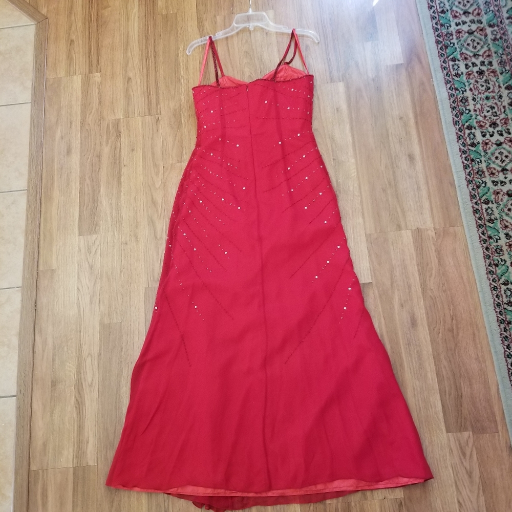 Elegant Red Silk Evening Dress with Sequins and Beads, Size 8 - Picture 2 of 11